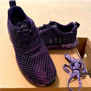Women’s No Bull running shoe
